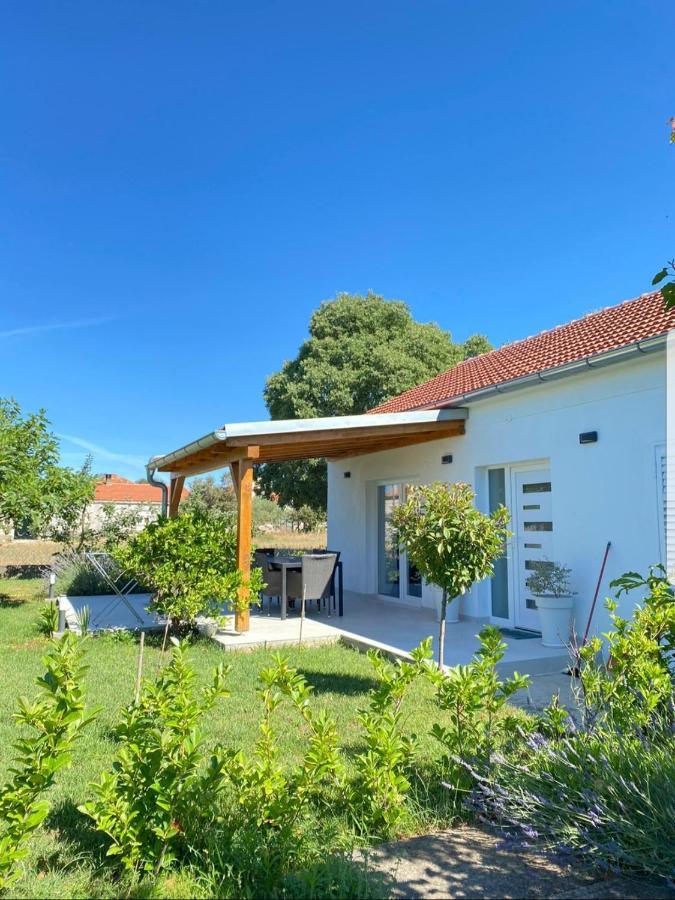 Holiday House Lucia Sukošan Buitenkant foto